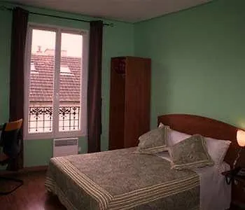 Hotel Le Pasteur La Courneuve